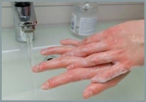 ILLUSTRATION - 27 February 2020, Brandenburg, Sieversdorf: A girl washes her hands with soap and water (posed photo). Hand hygiene measures are among the most important infection prevention measures. Personal hygiene, especially thorough hand washing, is particularly important as protection against the coronavirus. Photo: Patrick Pleul/dpa-Zentralbild/dpa (Photo by Patrick Pleul/picture alliance via Getty Images)